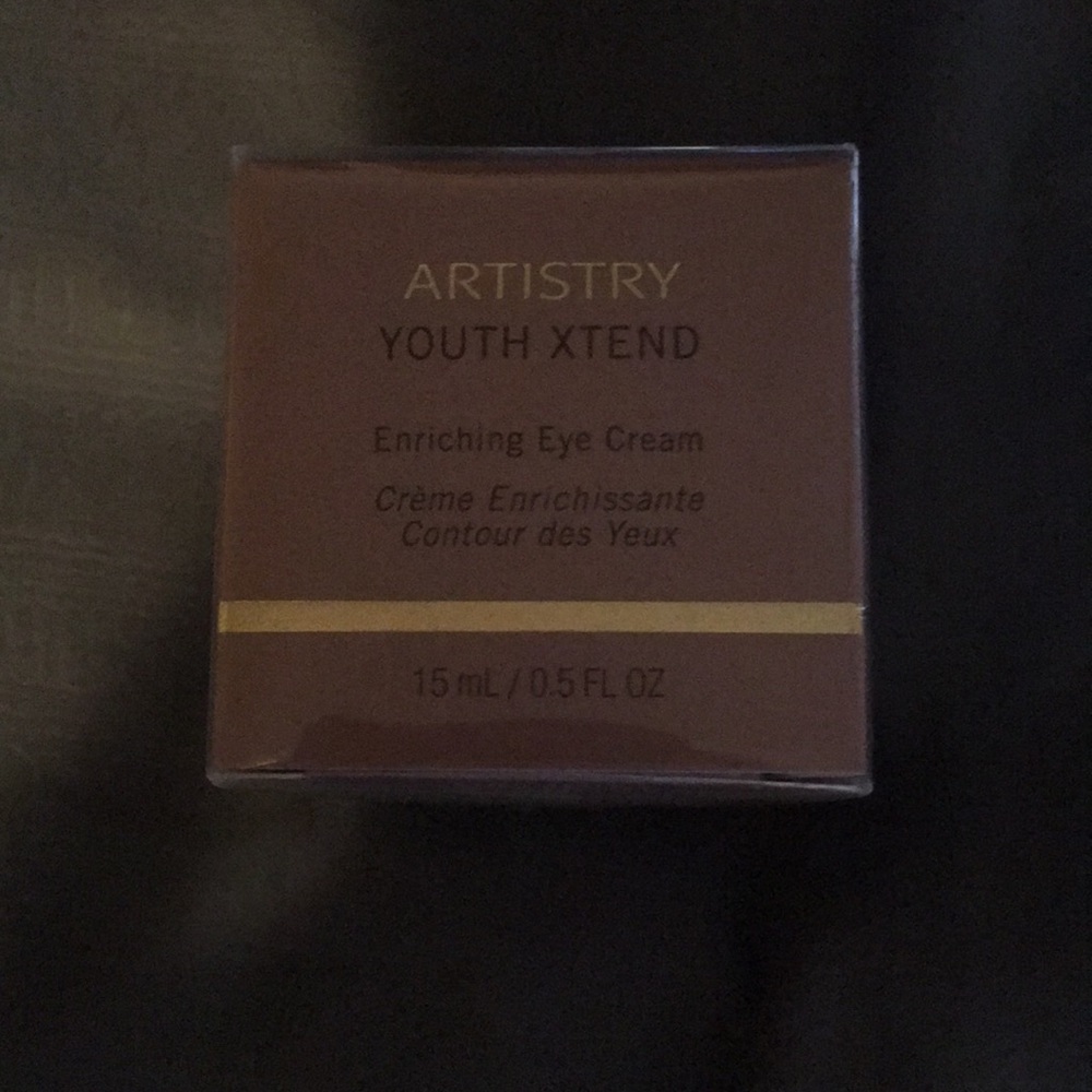 Artistry youth xtend enriching eye cream